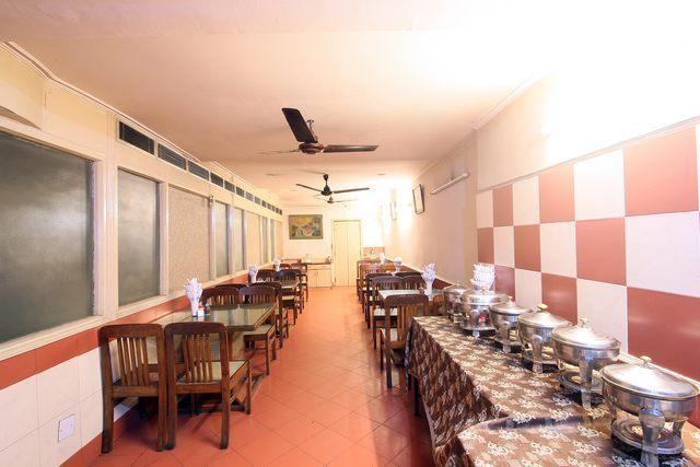 Oyo 15791 Flagship Hotel Executive Hazratganj Lucknow Extérieur photo