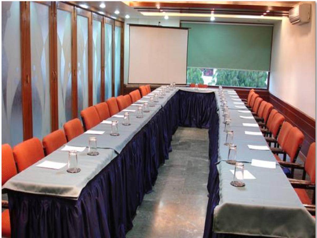 Oyo 15791 Flagship Hotel Executive Hazratganj Lucknow Extérieur photo