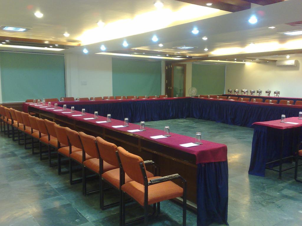 Oyo 15791 Flagship Hotel Executive Hazratganj Lucknow Extérieur photo